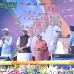 Prime Minister Modi steps out of his car to greet people of Kashi, festive atmosphere all the way to Namo Ghat